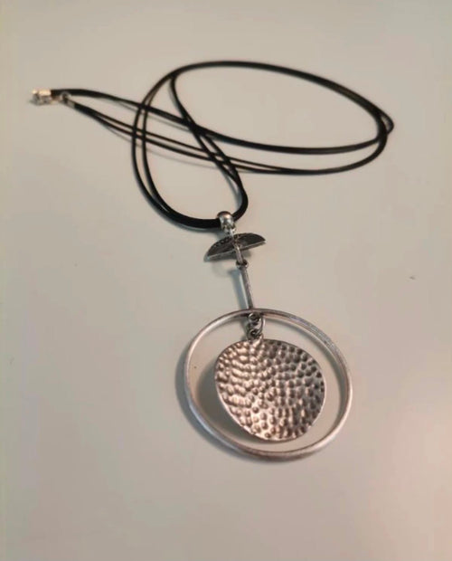 Eclisse – Boho Handmade Hammered Steel Pendant Necklace